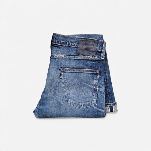 Jean Levi's Blue Tab 502 Taper Made in Japan - Big E Selvedge