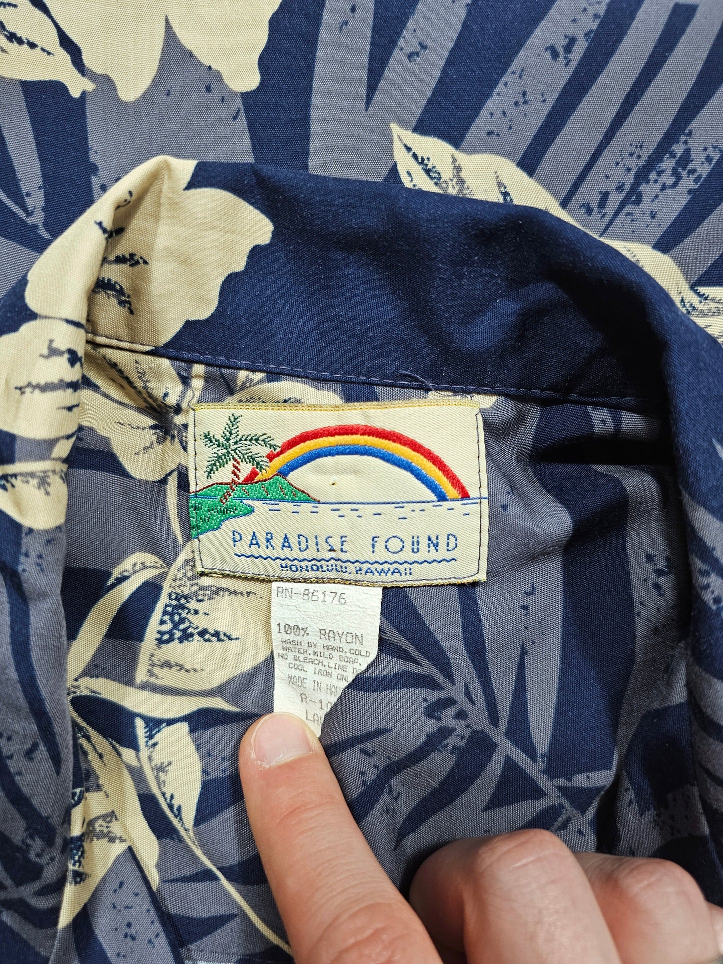 Hawaiian Rayon Shirt Vintage 80's Paradise Found - Made in USA Hawaii (L)