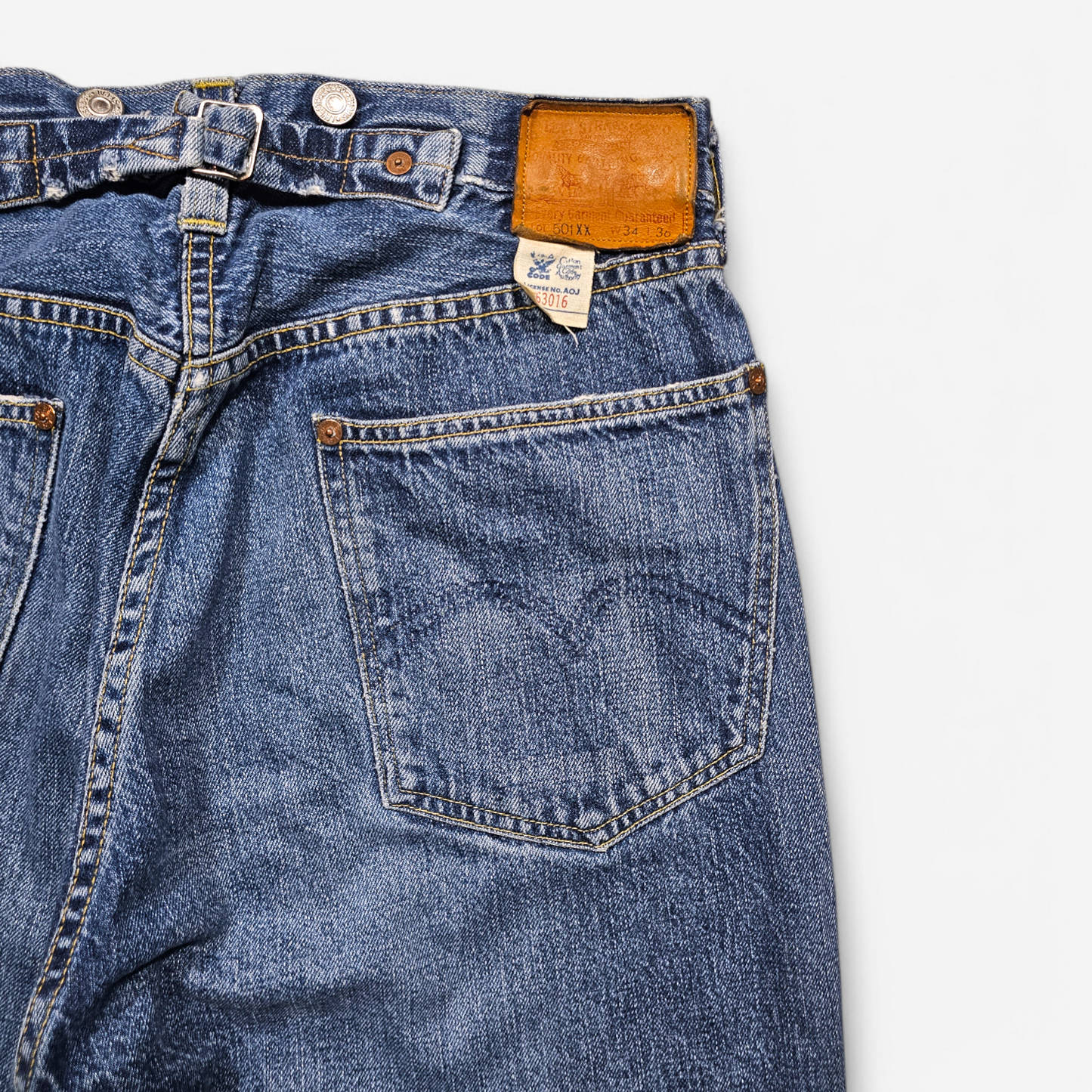 Jean LVC Levi's Vintage Clothing 501 1933 Retouché - Made in USA (W30L30)