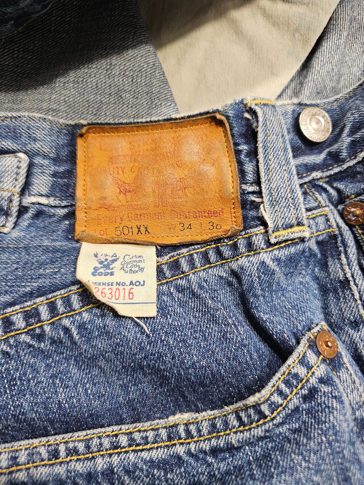 Jean LVC Levi's Vintage Clothing 501 1933 Retouché - Made in USA (W30L30)