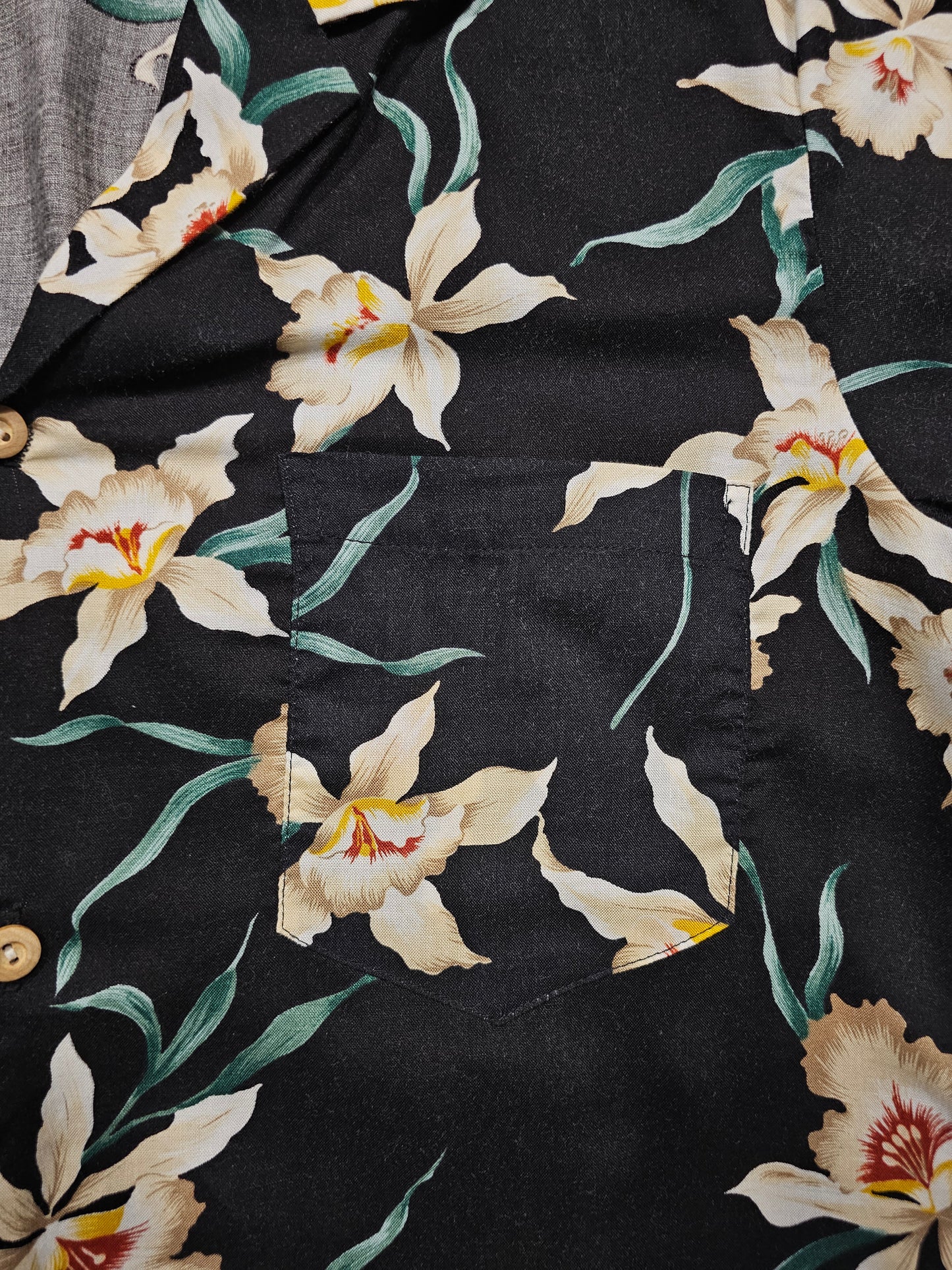 Hawaiian Rayon Shirt Vintage 70's 80's Paradise Found - Made in USA Hawaii (M)