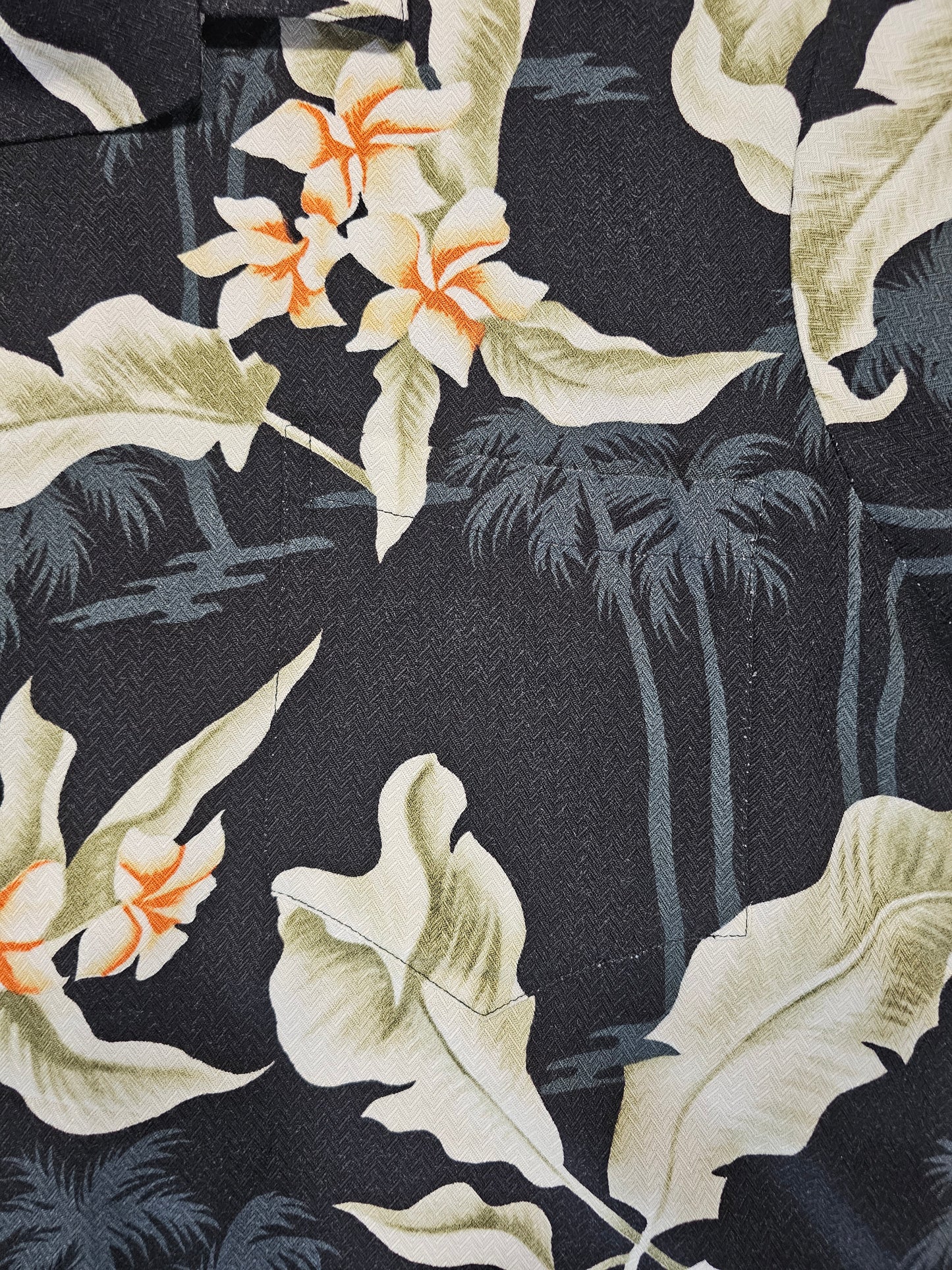 Hawaiian Rayon Dobby Shirt Vintage Hilo Hattie - Made in USA Hawaii (L)