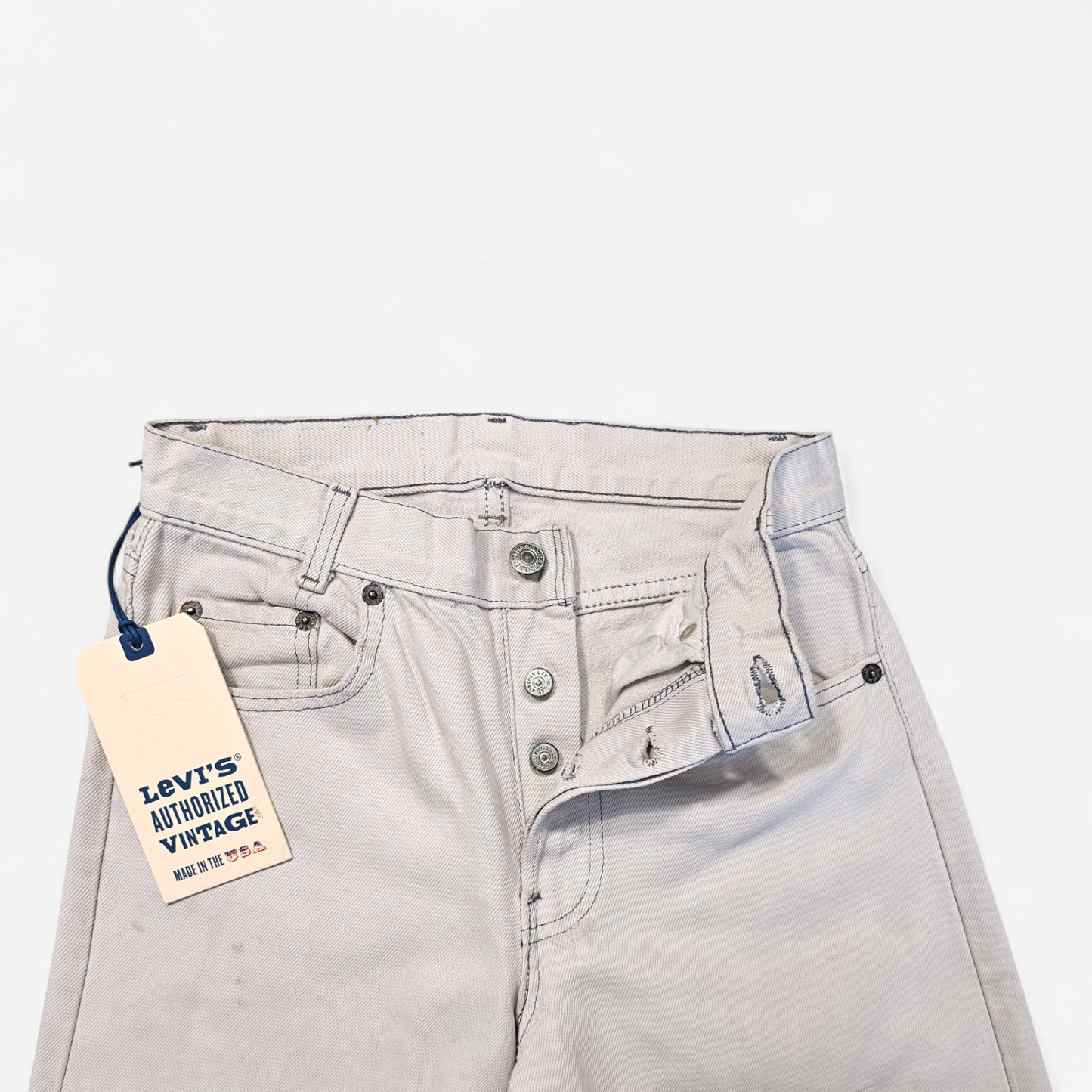 Jean Levi's Authorized Vintage 501 - Made in USA (W26)