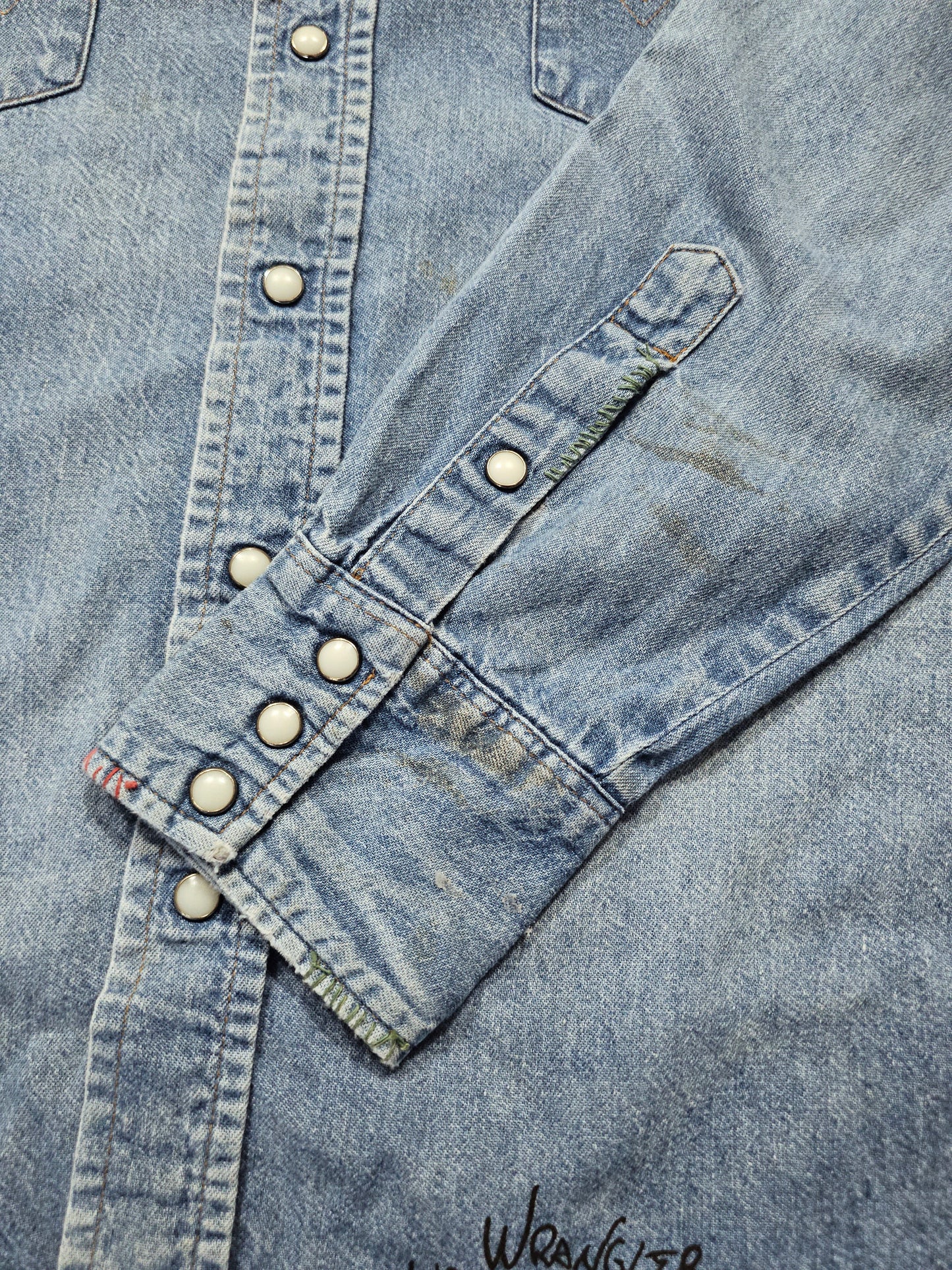 Chemise Wrangler Denim Vintage 1980's Western Shirt - Made in USA (L)